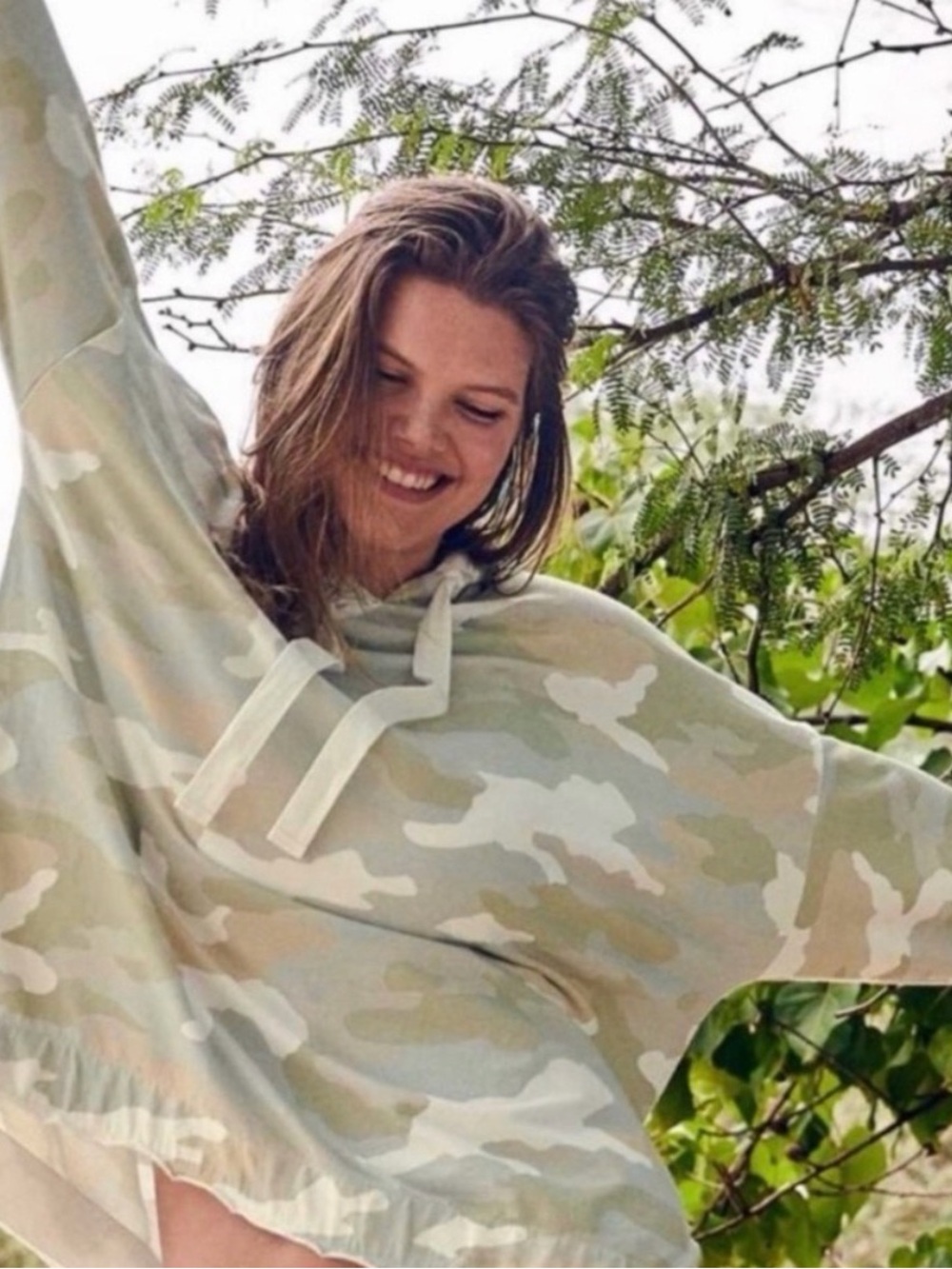 aerie Relaxed Camo Hoodie Pullover - Light Green & Cream